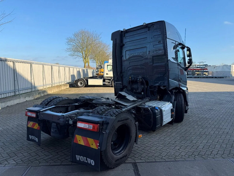 Volvo FH5-460 / VEB+ / HYDRAULICS / I-PARKCOOL / ONLY:188538 KM / FULL-AIR / ACC / LWDS / AUTOMATIC / EURO-6 / 2023 - 牵引车:图4 Volvo FH5-460 / VEB+ / HYDRAULICS / I-PARKCOOL / ONLY:188538 KM / FULL-AIR / ACC / LWDS / AUTOMATIC / EURO-6 / 2023 - 牵引车:图4