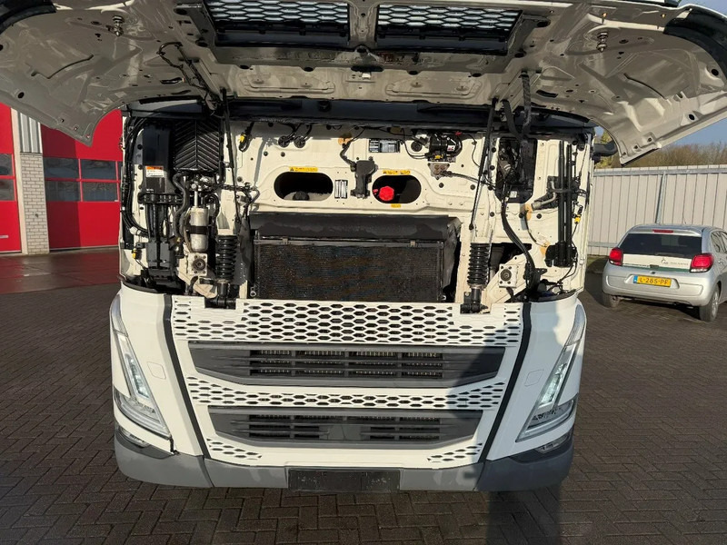 罐车 Volvo FH5-500 6X2 / ENGINE RUNNING / LIFT+LENKACHSE / FULL AIR / ADR / EUROTANK / 9-TON FRONT AXLE / I-SAVE / EURO-6 / 2022:图6 罐车 Volvo FH5-500 6X2 / ENGINE RUNNING / LIFT+LENKACHSE / FULL AIR / ADR / EUROTANK / 9-TON FRONT AXLE / I-SAVE / EURO-6 / 2022:图6