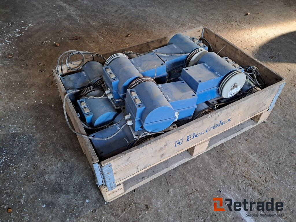 13 stk Spjældmotorer Da 75-1 - 农业机械:图2 13 stk Spjældmotorer Da 75-1 - 农业机械:图2