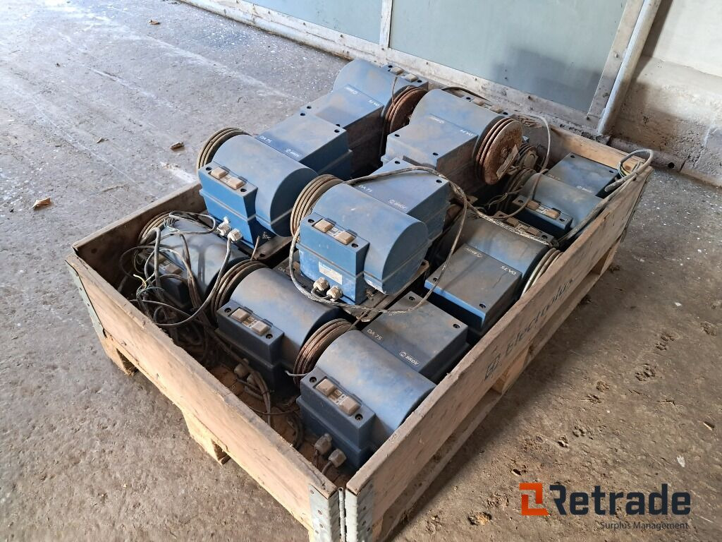 13 stk Spjældmotorer Da 75-1 - 农业机械:图3 13 stk Spjældmotorer Da 75-1 - 农业机械:图3