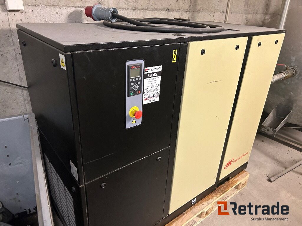 2015 Luft kompressor IR Ingersoll Rand IRN18K-CC-HV og 2012 Luftørker D24 0IN-A - 工业设备:图1 2015 Luft kompressor IR Ingersoll Rand IRN18K-CC-HV og 2012 Luftørker D24 0IN-A - 工业设备:图1
