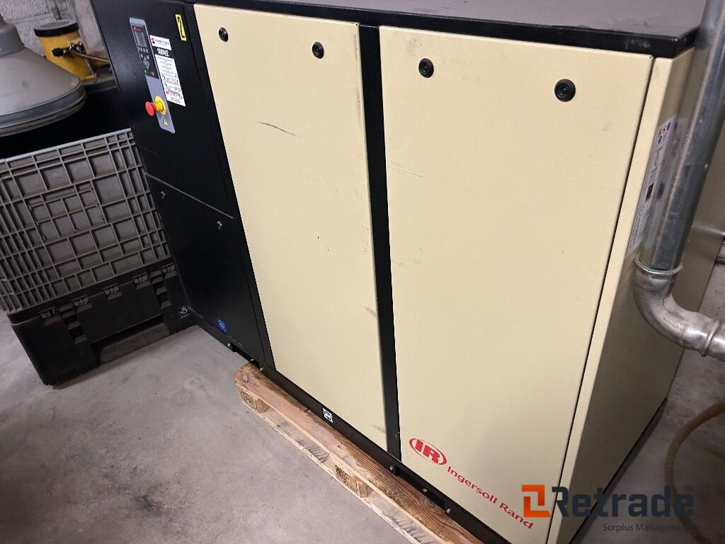 2015 Luft kompressor IR Ingersoll Rand IRN18K-CC-HV og 2012 Luftørker D24 0IN-A - 工业设备:图2 2015 Luft kompressor IR Ingersoll Rand IRN18K-CC-HV og 2012 Luftørker D24 0IN-A - 工业设备:图2