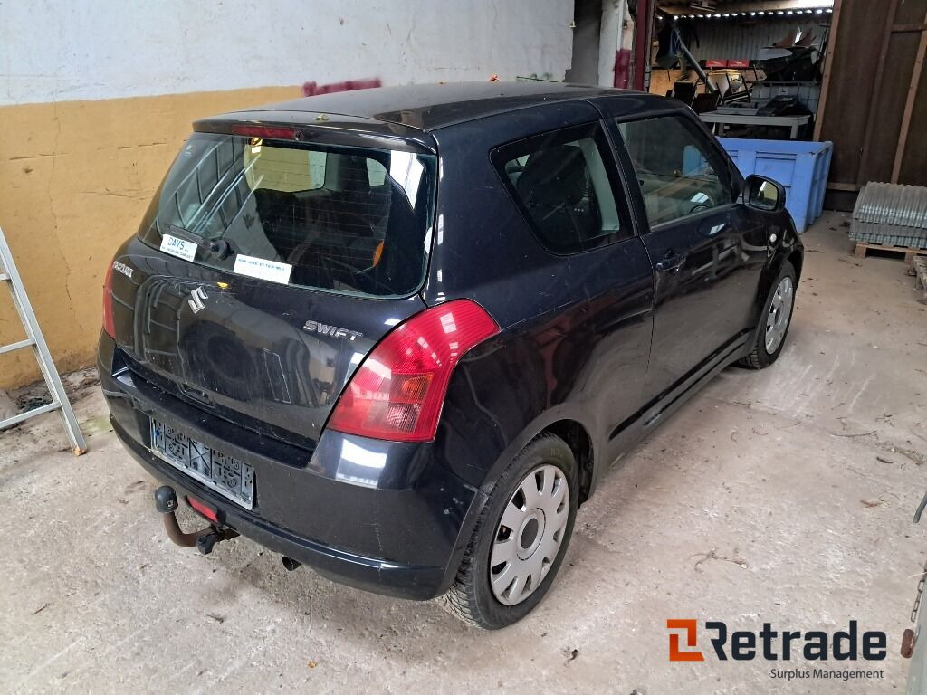 Bil Suzuki Swift 1,3 A/mt - 汽车:图3 Bil Suzuki Swift 1,3 A/mt - 汽车:图3