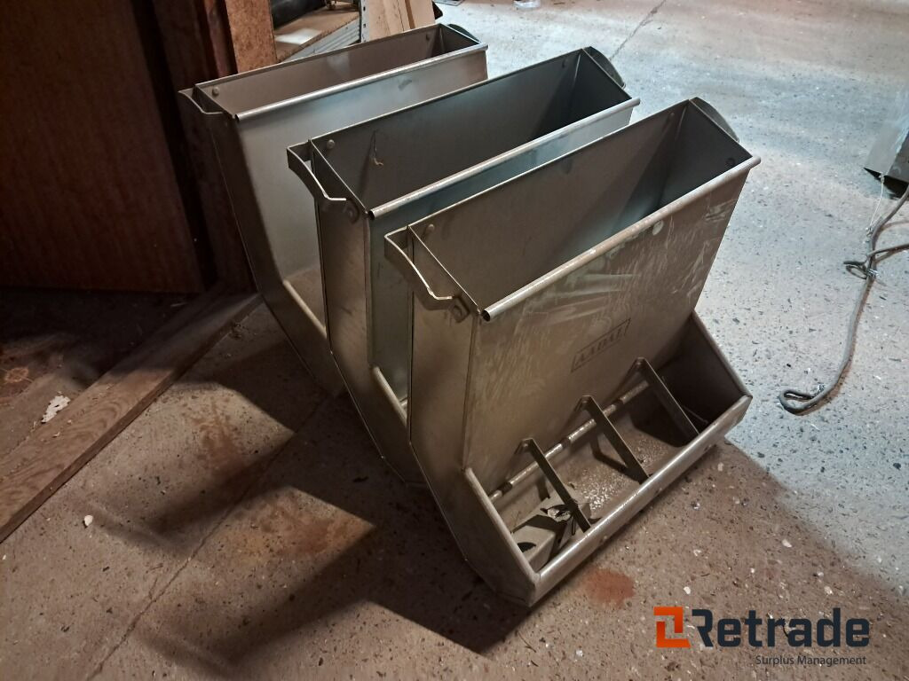 Foderautomater 3 stk Aadal - 牲畜设备:图1 Foderautomater 3 stk Aadal - 牲畜设备:图1