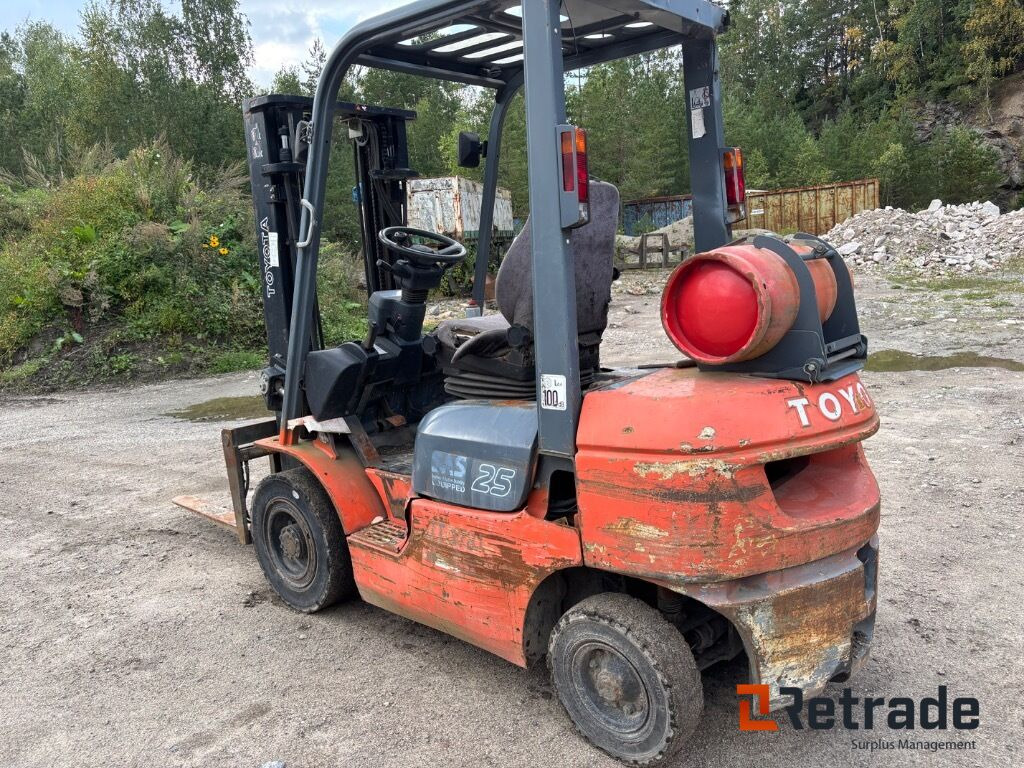 Forklift Toyota FGF 25 - 工业设备:图5 Forklift Toyota FGF 25 - 工业设备:图5