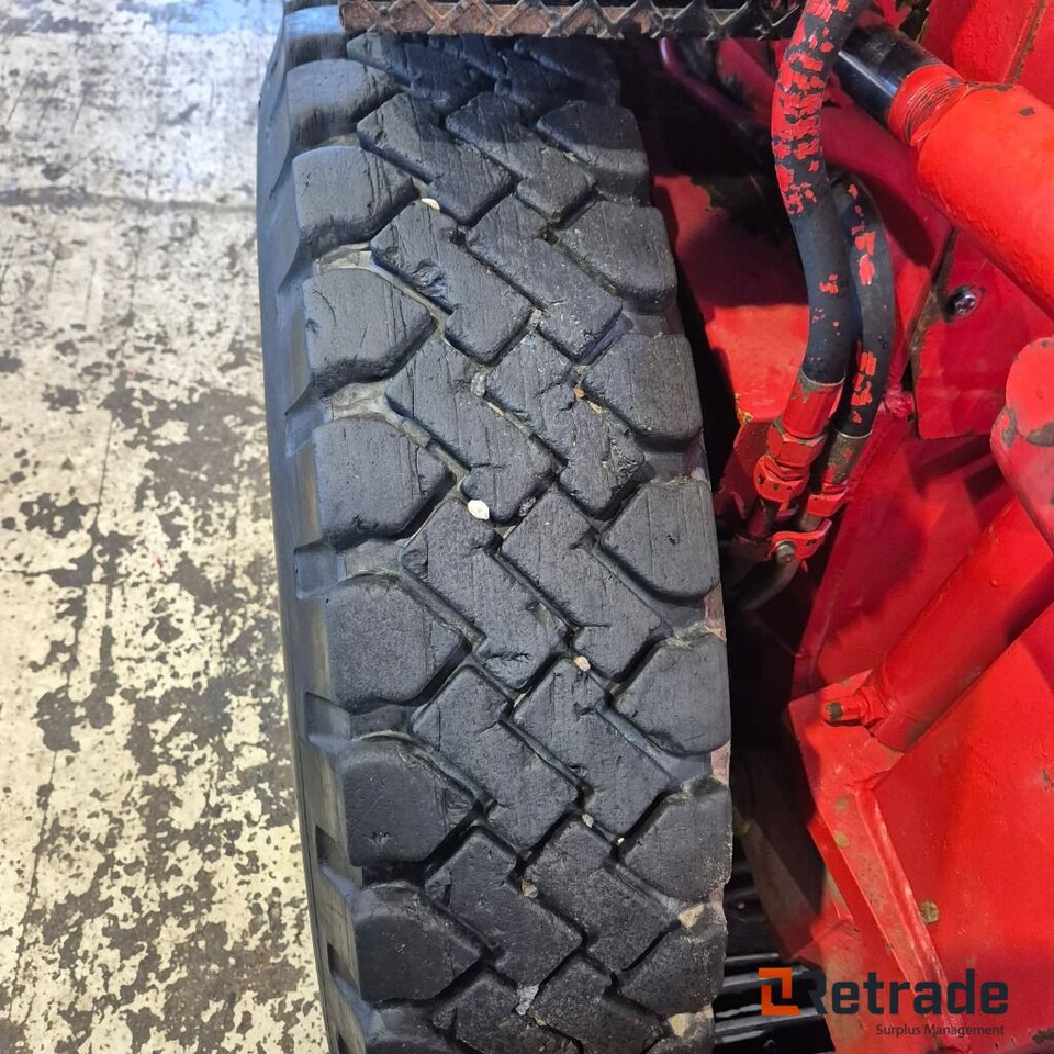 Gaffeltruck MANITOU MC 30 - 工业设备:图4 Gaffeltruck MANITOU MC 30 - 工业设备:图4
