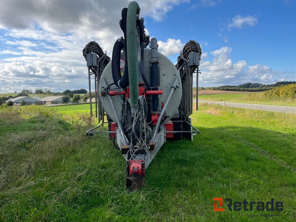 Landbrugsudstyr KIMADAN B 20000 Gyllevogn med slæbeslanger - 浆罐车:图2 Landbrugsudstyr KIMADAN B 20000 Gyllevogn med slæbeslanger - 浆罐车:图2