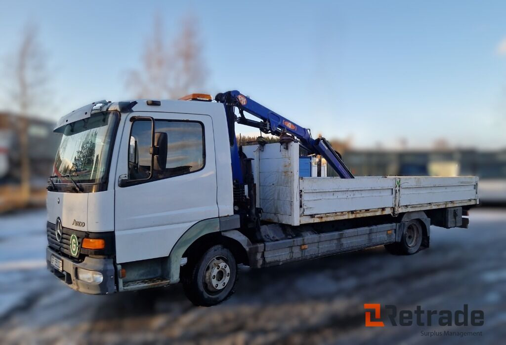 Mercedes-Benz Atego 818L med 6 meter plan og kran - 栏板式/ 平板卡车, 起重车:图1 Mercedes-Benz Atego 818L med 6 meter plan og kran - 栏板式/ 平板卡车, 起重车:图1