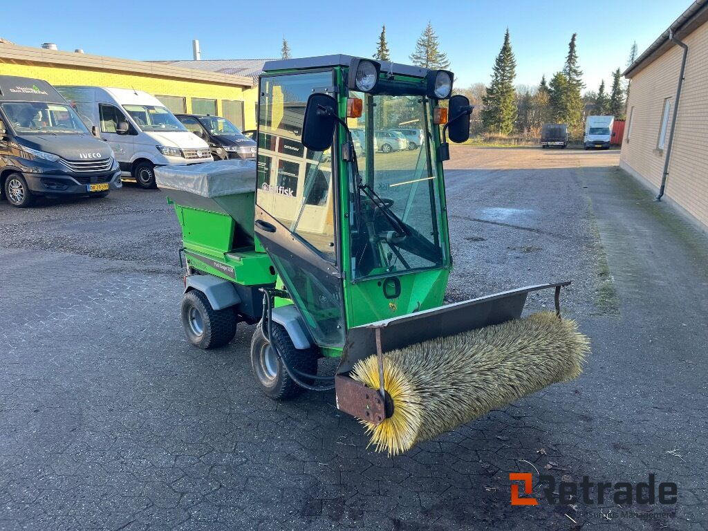 Plæne- og parkmaskiner EGHOLM 2150 Redskabsbærer - 市政/ 专用车辆:图2 Plæne- og parkmaskiner EGHOLM 2150 Redskabsbærer - 市政/ 专用车辆:图2