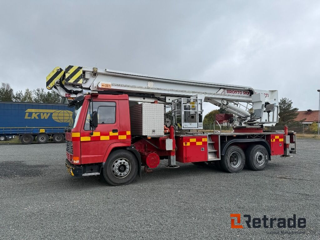 Volvo FL10 6*2 med Bronto 28-2TI skylift - 移动式起重机:图1 Volvo FL10 6*2 med Bronto 28-2TI skylift - 移动式起重机:图1