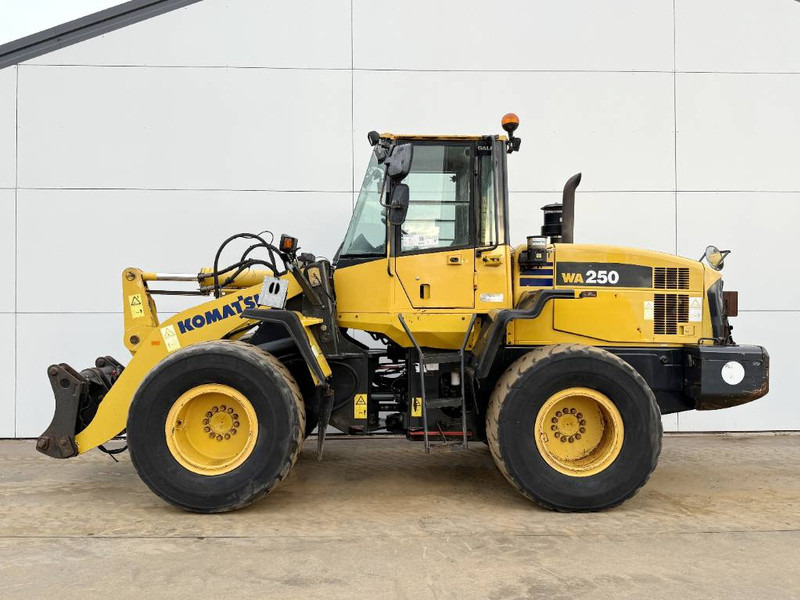 Komatsu WA250-5 - Dutch Machine / 3rd Function / Auto Lube - 轮式装载机:图1 Komatsu WA250-5 - Dutch Machine / 3rd Function / Auto Lube - 轮式装载机:图1