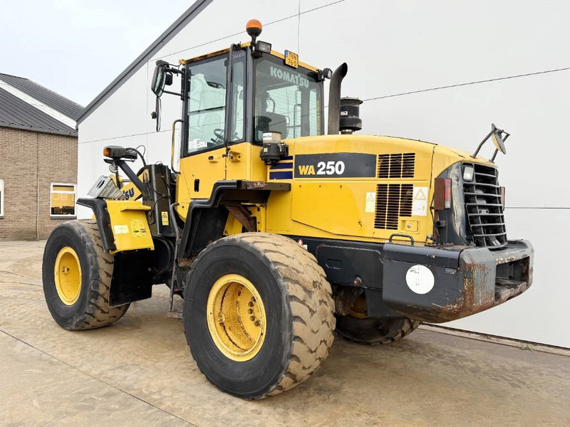 Komatsu WA250-5 - Dutch Machine / 3rd Function - 轮式装载机:图3 Komatsu WA250-5 - Dutch Machine / 3rd Function - 轮式装载机:图3