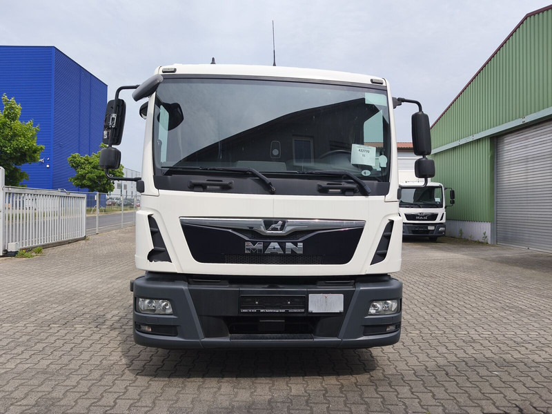 MAN TGL 8.190 Koffer gFH AHK LBW Euro 6 4x2 (11) - 厢式卡车:图3 MAN TGL 8.190 Koffer gFH AHK LBW Euro 6 4x2 (11) - 厢式卡车:图3