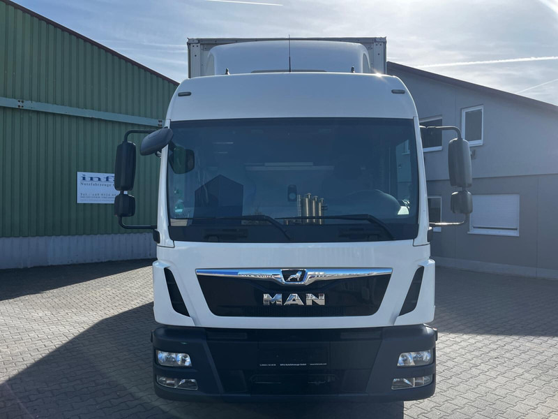 MAN TGL 8.220 - 侧帘卡车:图2 MAN TGL 8.220 - 侧帘卡车:图2