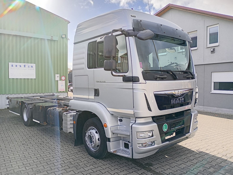 MAN TGM 12.290 BDF Euro 6 4x2 AHK (37) - 驾驶室底盘卡车:图1 MAN TGM 12.290 BDF Euro 6 4x2 AHK (37) - 驾驶室底盘卡车:图1