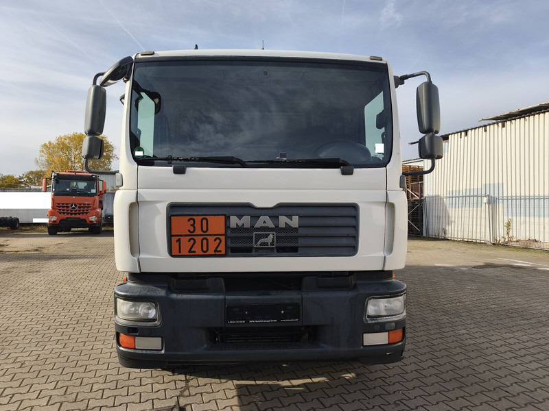 MAN TGM 18.240 12.400 l - 罐车:图3 MAN TGM 18.240 12.400 l - 罐车:图3