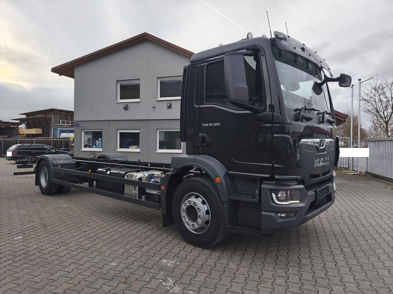 MAN TGM 18.320 TGM 18.320 4x2 BL CH Fahrgestell Euro 6 Rechtslenker - 驾驶室底盘卡车:图2 MAN TGM 18.320 TGM 18.320 4x2 BL CH Fahrgestell Euro 6 Rechtslenker - 驾驶室底盘卡车:图2