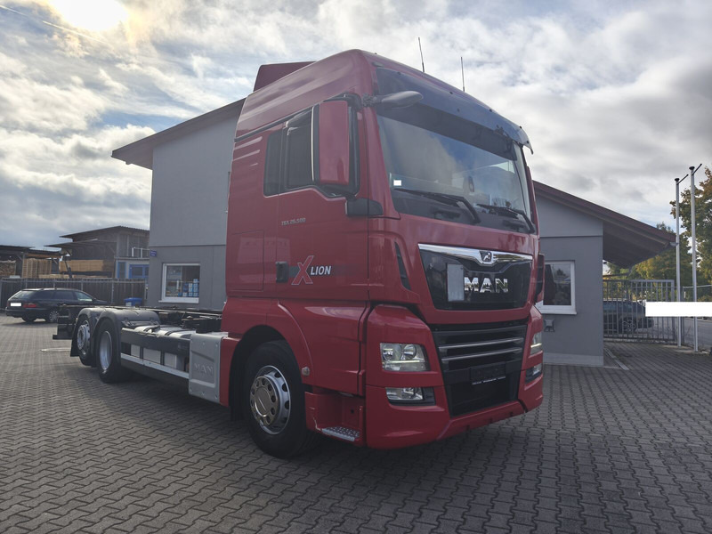 MAN TGX 26.500 BDF 6x2 Euro 6 Retarder Standard Lift+Lenk Euro 6 (29 - 驾驶室底盘卡车:图2 MAN TGX 26.500 BDF 6x2 Euro 6 Retarder Standard Lift+Lenk Euro 6 (29 - 驾驶室底盘卡车:图2