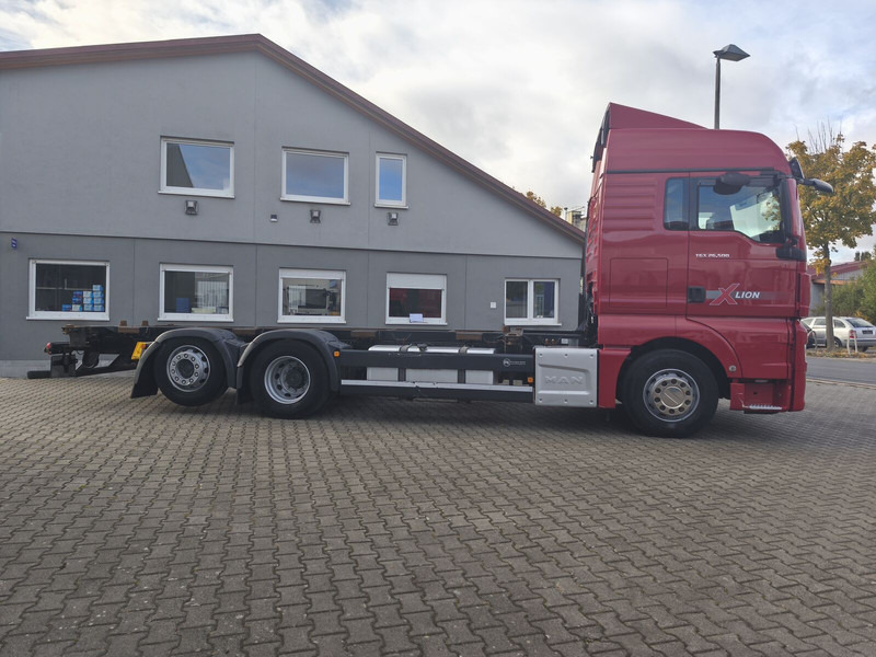 MAN TGX 26.500 BDF 6x2 Euro 6 Retarder Standard Lift+Lenk Euro 6 (29 - 驾驶室底盘卡车:图4 MAN TGX 26.500 BDF 6x2 Euro 6 Retarder Standard Lift+Lenk Euro 6 (29 - 驾驶室底盘卡车:图4
