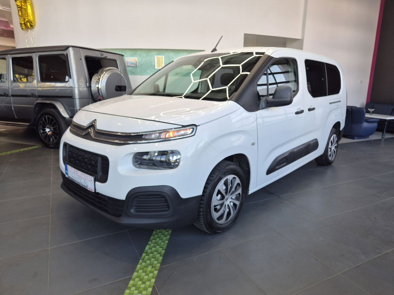 Citroën Berlingo 1.2 / 1 Owner / Serviced - 无侧窗厢式货车:图2 Citroën Berlingo 1.2 / 1 Owner / Serviced - 无侧窗厢式货车:图2