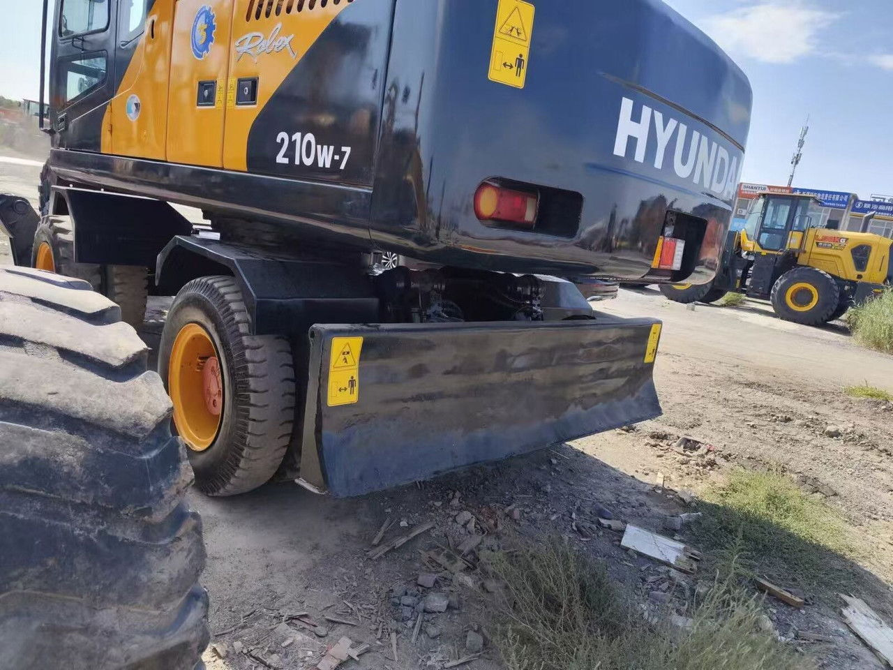Hyundai R210-7 - 轮式挖掘机:图5 Hyundai R210-7 - 轮式挖掘机:图5