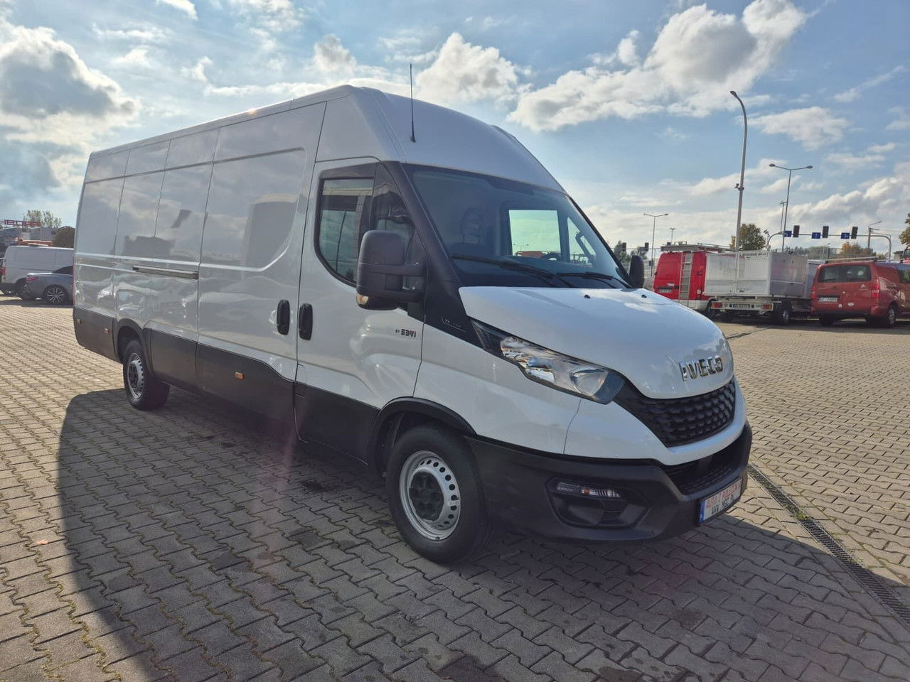 Iveco Daily 35S14 L4H3 / 1 Owner / Works Great - 无侧窗厢式货车:图4 Iveco Daily 35S14 L4H3 / 1 Owner / Works Great - 无侧窗厢式货车:图4