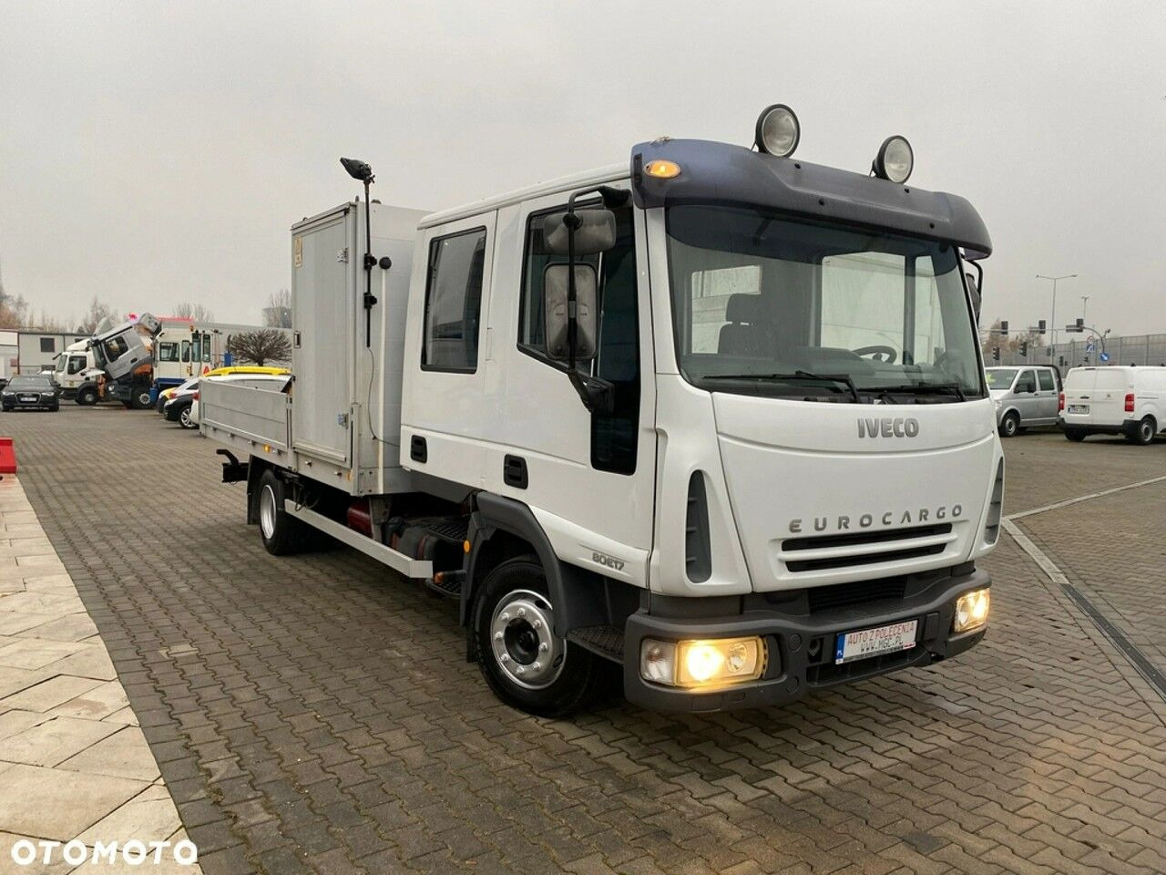 Iveco Eurocargo ML80E17 - 栏板式/ 平板卡车, 起重车:图5 Iveco Eurocargo ML80E17 - 栏板式/ 平板卡车, 起重车:图5