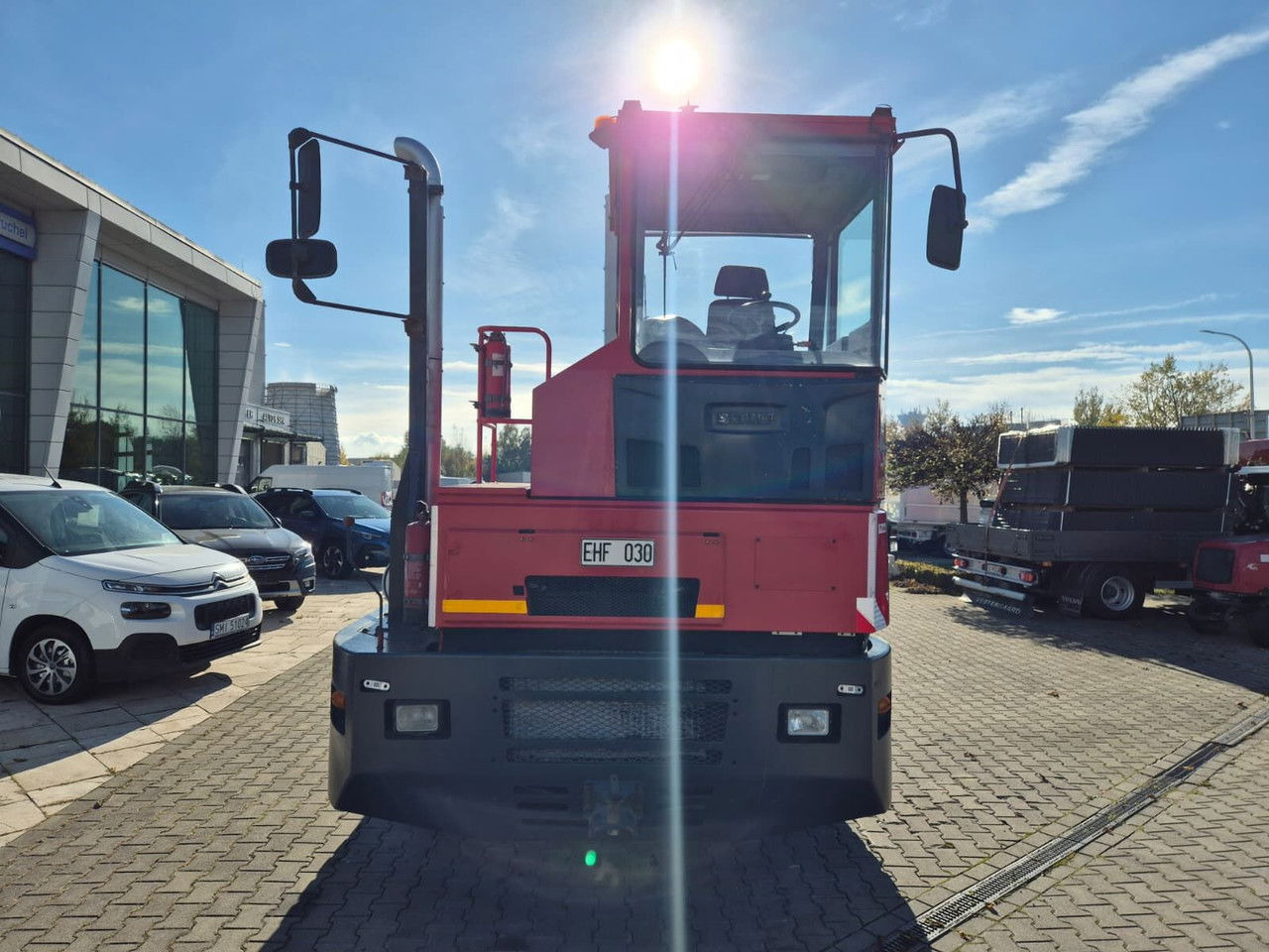 KALMAR TR618i - 4X4 - LIKE NEW! - 码头牵引车:图5 KALMAR TR618i - 4X4 - LIKE NEW! - 码头牵引车:图5