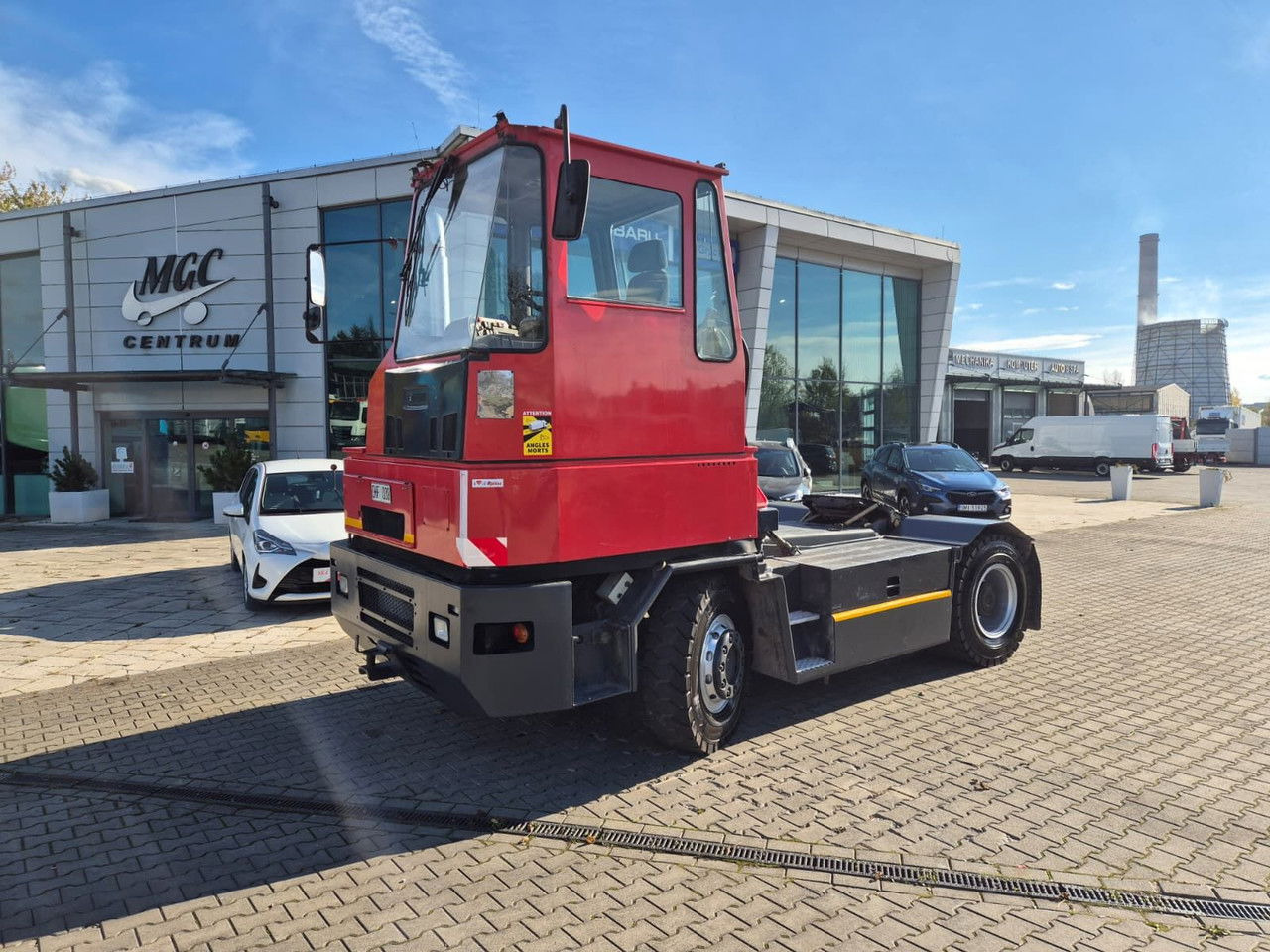 KALMAR TR618i - 4X4 - LIKE NEW! - 码头牵引车:图1 KALMAR TR618i - 4X4 - LIKE NEW! - 码头牵引车:图1