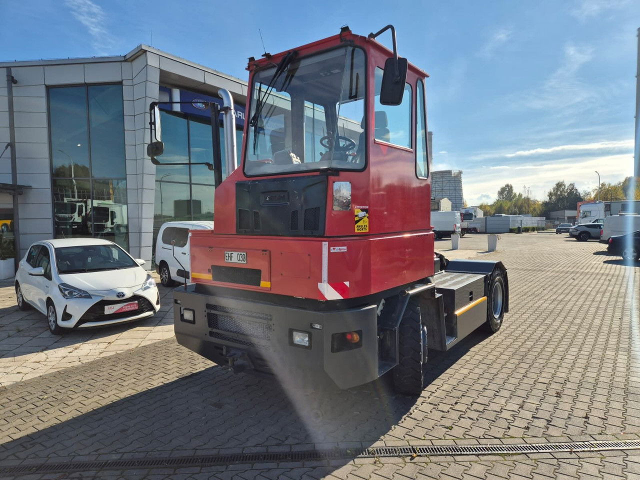 Kalmar TR618i / 1 Owner / LOW KM / Works Great / NEW Tire S - 码头牵引车:图2 Kalmar TR618i / 1 Owner / LOW KM / Works Great / NEW Tire S - 码头牵引车:图2