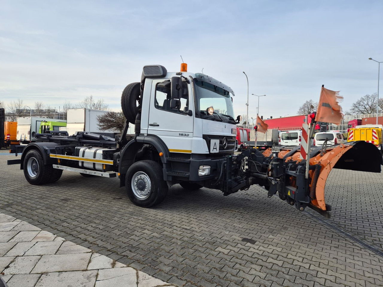 Mercedes-Benz Axor 1833 4X4 / Serviced / Schmidt Plow - 吊钩升降车:图5 Mercedes-Benz Axor 1833 4X4 / Serviced / Schmidt Plow - 吊钩升降车:图5