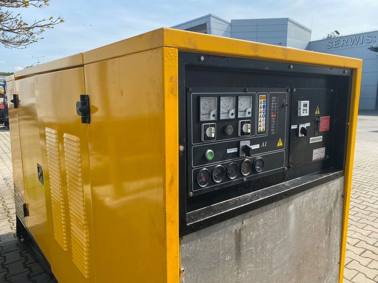 SDMO NS 60 W M, Silent generator 60kVA, 48KW NS 60 W M, Silent generator 60kVA, - 发电机组:图1 SDMO NS 60 W M, Silent generator 60kVA, 48KW NS 60 W M, Silent generator 60kVA, - 发电机组:图1