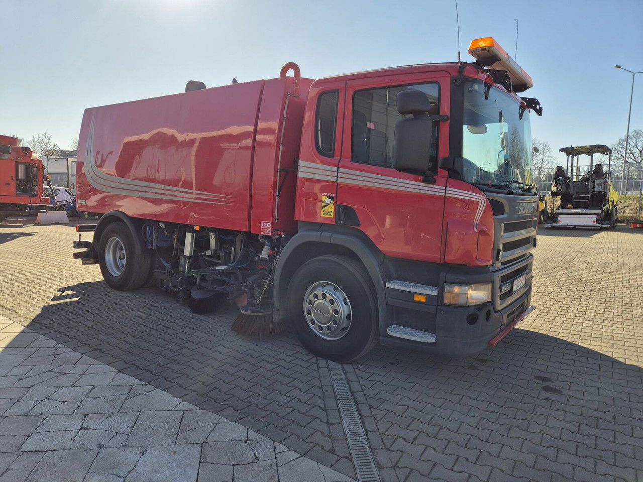 Scania P230 4X2 / Sweeper / Johnston VX800 / Sprayer / LOW Mileage / Scania P230 4X2 / Sweeper / Johnston VX800 / Sprayer / LOW Mileage / - 道路清扫机:图5 Scania P230 4X2 / Sweeper / Johnston VX800 / Sprayer / LOW Mileage / Scania P230 4X2 / Sweeper / Johnston VX800 / Sprayer / LOW Mileage / - 道路清扫机:图5