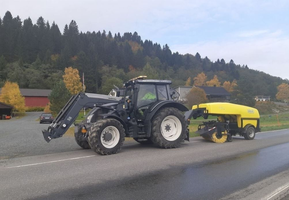 Schmidt TSS 122, Like NEW, Only 203 hours, up to 40KM/h - Transport all - 工业清扫机:图1 Schmidt TSS 122, Like NEW, Only 203 hours, up to 40KM/h - Transport all - 工业清扫机:图1