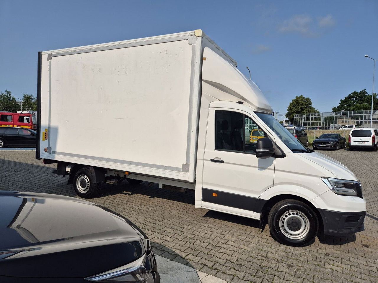 Volkswagen Crafter 2.0 TDI 177HP / High Container / Lift 750KG / Super Cond - 厢式货车:图2 Volkswagen Crafter 2.0 TDI 177HP / High Container / Lift 750KG / Super Cond - 厢式货车:图2