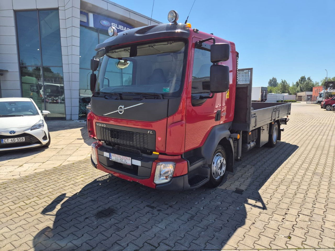 Volvo FL 210 1 Owner / LOW KM / Fassi - 栏板式/ 平板卡车, 起重车:图2 Volvo FL 210 1 Owner / LOW KM / Fassi - 栏板式/ 平板卡车, 起重车:图2