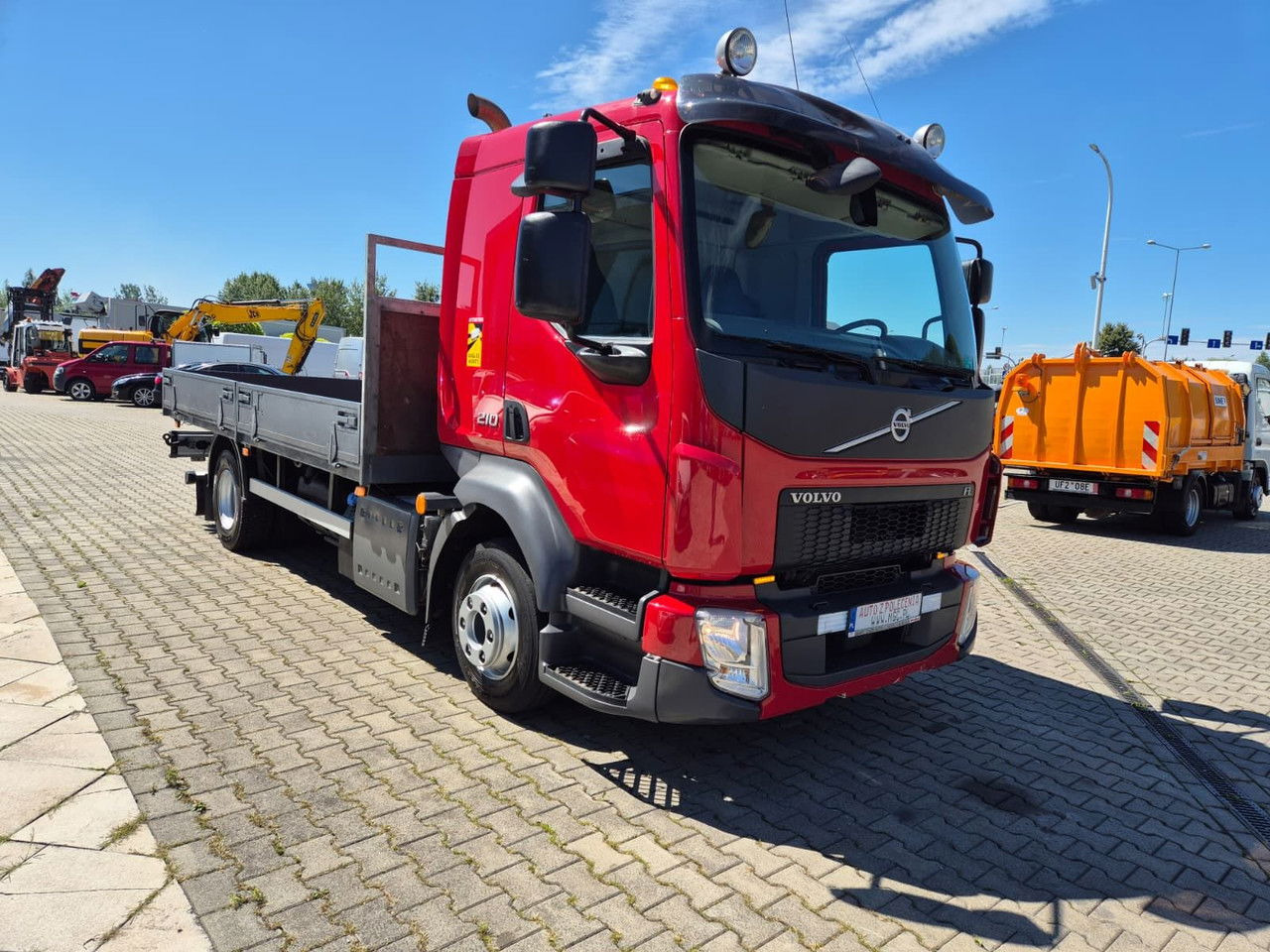 Volvo FL 210 1 Owner / LOW KM / Fassi - 栏板式/ 平板卡车, 起重车:图4 Volvo FL 210 1 Owner / LOW KM / Fassi - 栏板式/ 平板卡车, 起重车:图4