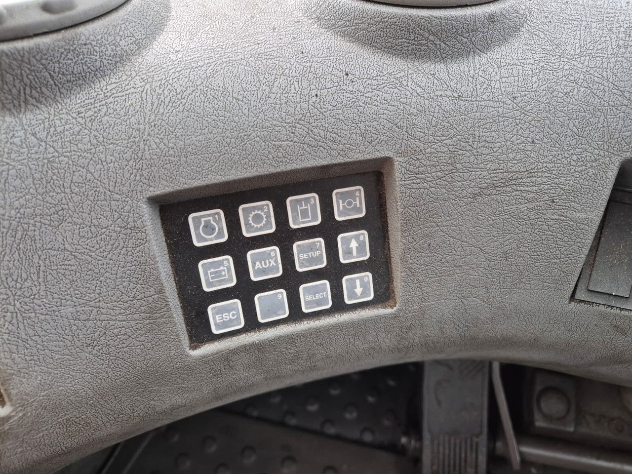 轮式装载机 Volvo L180 E：图30