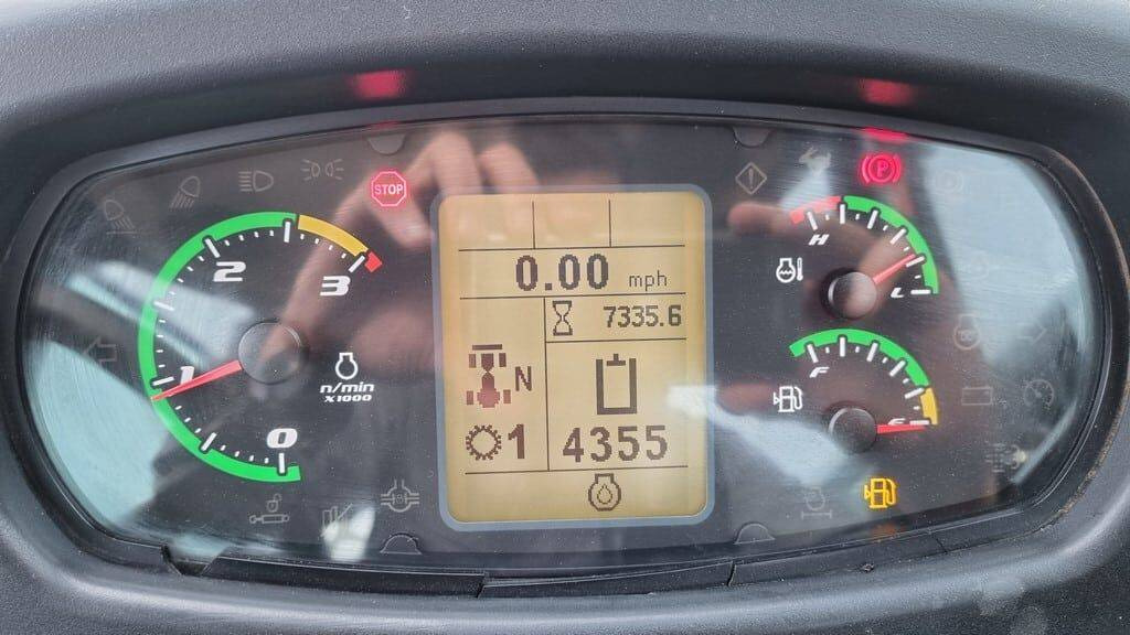 轮式装载机 Case 321F - NEW Tyres：图13