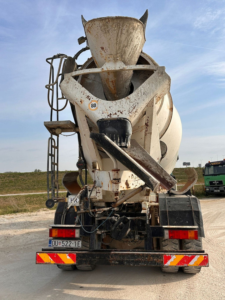 Iveco Eurotrakker 260E35W 6x6 mixer - 7m3 - 混凝土搅拌车:图4 Iveco Eurotrakker 260E35W 6x6 mixer - 7m3 - 混凝土搅拌车:图4