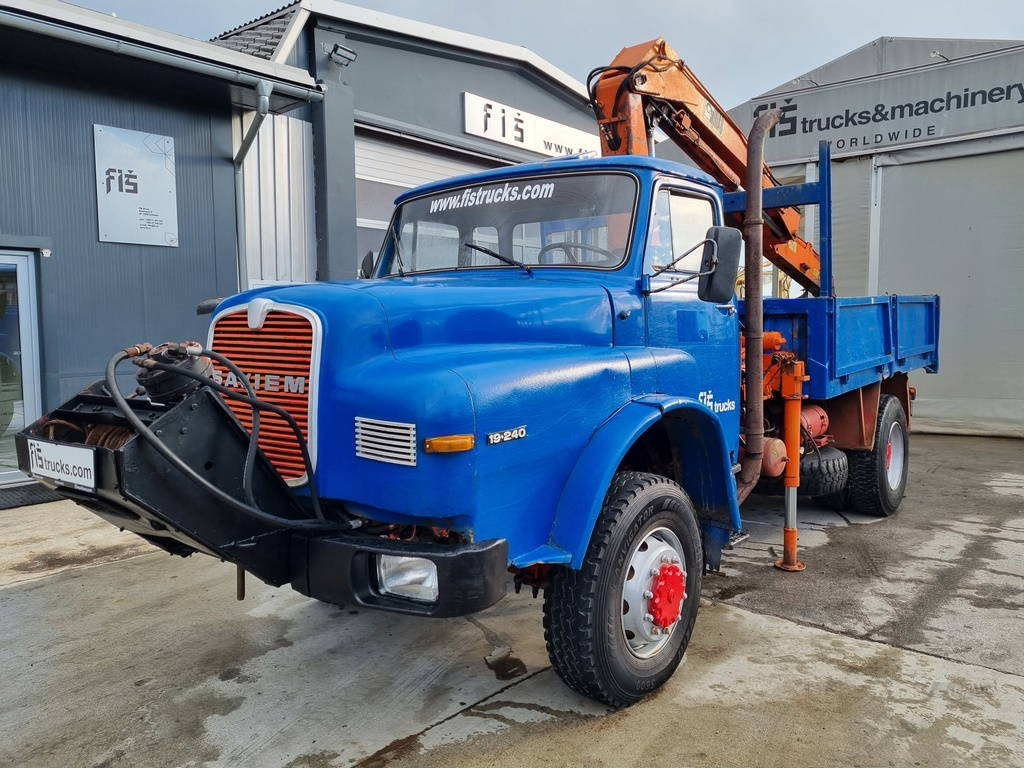 MAN 19.240 long nose 4x4 stake body + Hiab 1165A + winch - 栏板式/ 平板卡车, 起重车:图1 MAN 19.240 long nose 4x4 stake body + Hiab 1165A + winch - 栏板式/ 平板卡车, 起重车:图1