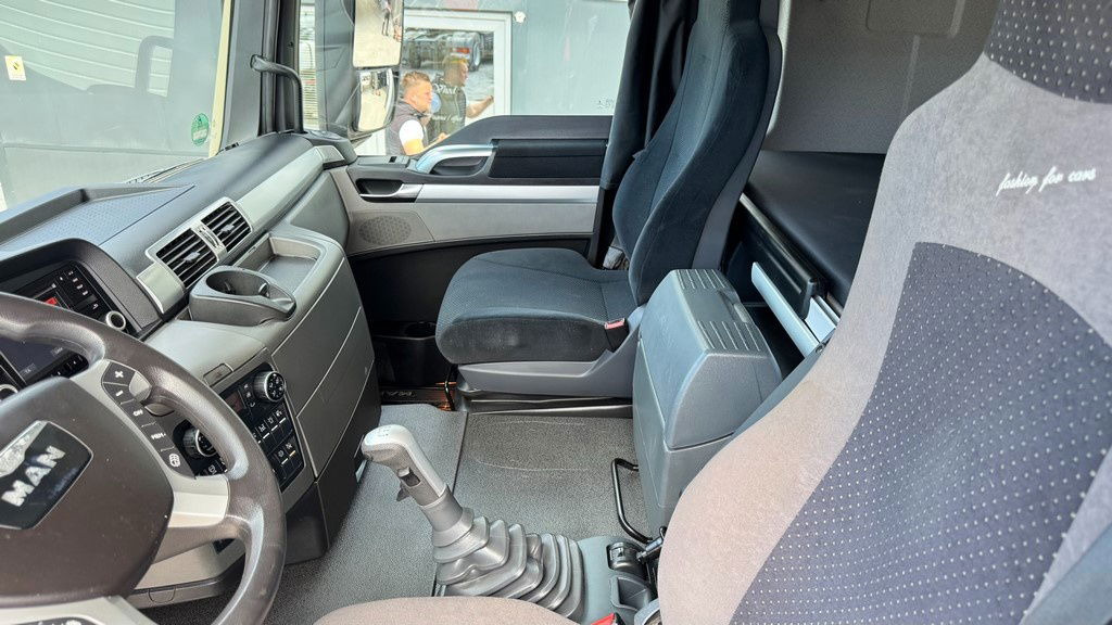 牵引车 MAN TGS 18.480 4X4 tractor unit - tipper hydraulics:图25 牵引车 MAN TGS 18.480 4X4 tractor unit - tipper hydraulics:图25