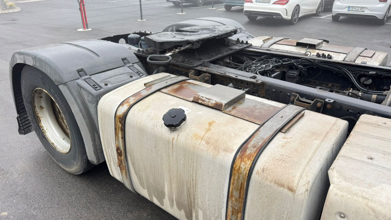 MAN TGX 18.560 4X2 tractor unit - retarder - 牵引车:图4 MAN TGX 18.560 4X2 tractor unit - retarder - 牵引车:图4