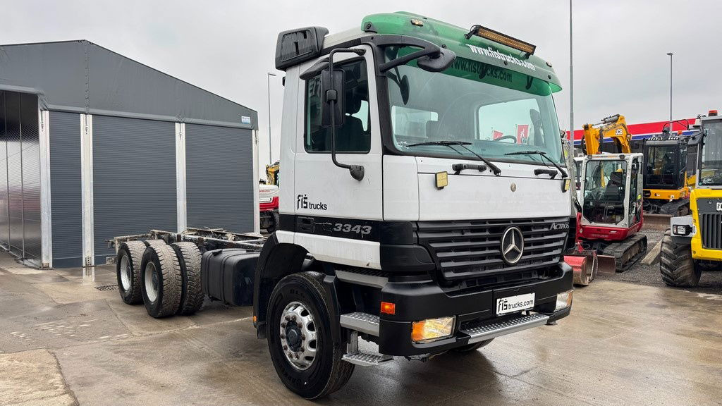 Mercedes-Benz Actros 3331 B 6x4 chassis - big axle - 驾驶室底盘卡车:图4 Mercedes-Benz Actros 3331 B 6x4 chassis - big axle - 驾驶室底盘卡车:图4