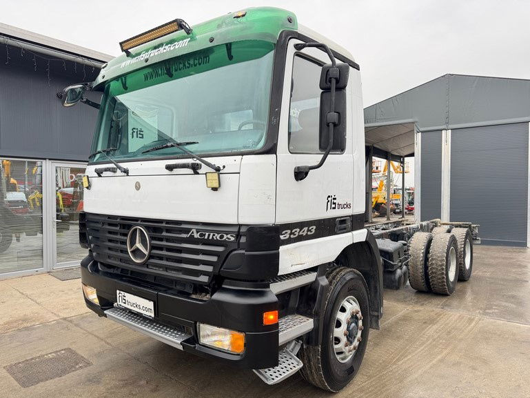 Mercedes-Benz Actros 3331 B 6x4 chassis - big axle - 驾驶室底盘卡车:图1 Mercedes-Benz Actros 3331 B 6x4 chassis - big axle - 驾驶室底盘卡车:图1