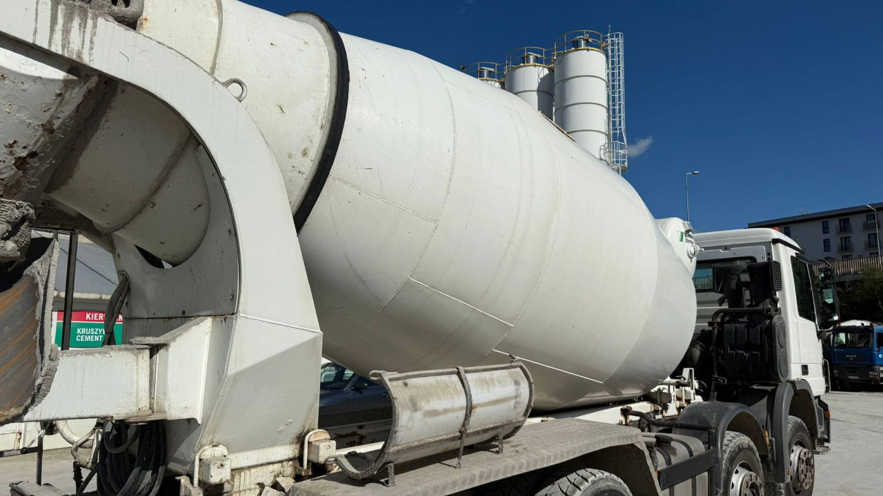 Mercedes-Benz Actros 3532 8x4 beton Schwing mixer 10m3 - 混凝土搅拌车:图5 Mercedes-Benz Actros 3532 8x4 beton Schwing mixer 10m3 - 混凝土搅拌车:图5