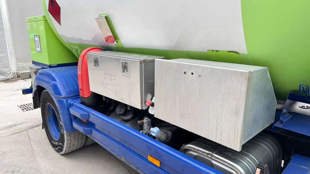 Mercedes-Benz Atego 1529 K 4X2 LPG Omsp Macola P27BN 11.000L - 罐车:图4 Mercedes-Benz Atego 1529 K 4X2 LPG Omsp Macola P27BN 11.000L - 罐车:图4