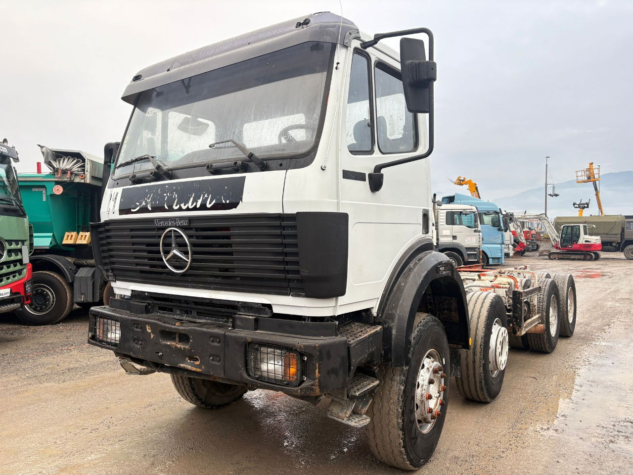 Mercedes-Benz SK 3234 8x4 chassis - V6 - 驾驶室底盘卡车:图1 Mercedes-Benz SK 3234 8x4 chassis - V6 - 驾驶室底盘卡车:图1