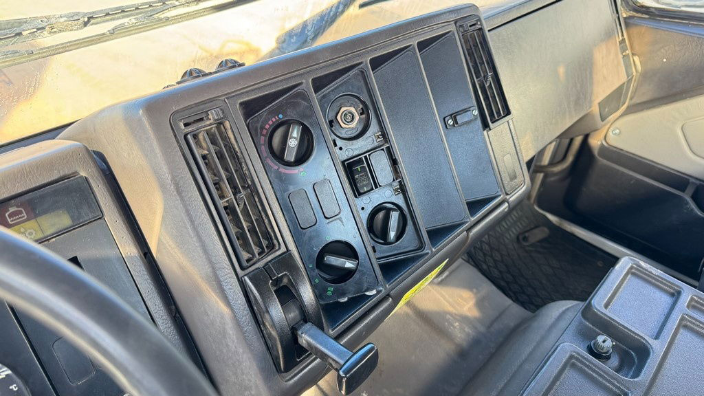 驾驶室底盘卡车 Mercedes-Benz SK 3234 8x4 chassis：图23