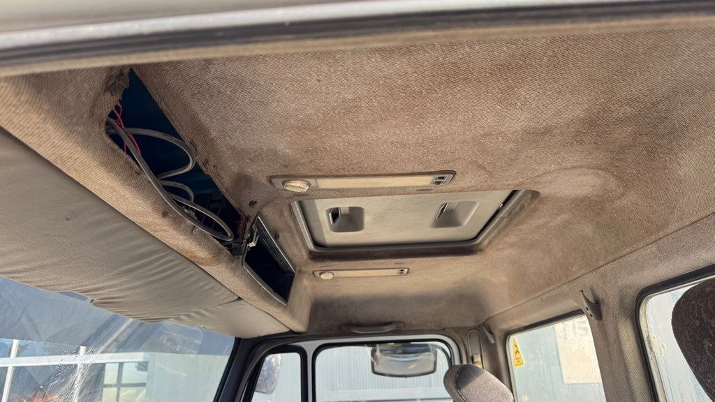 驾驶室底盘卡车 Mercedes-Benz SK 3234 8x4 chassis：图25